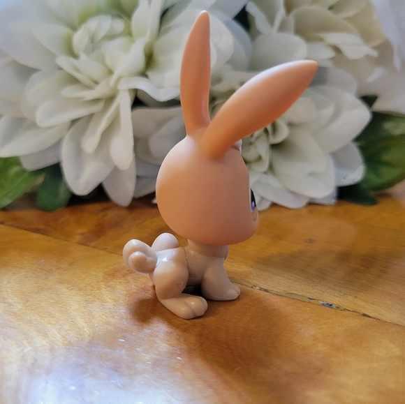 Littlest Pet Shop LPS #28 Bunny Rabbit Tan White Purple Eyes C - Picture 5 of 12